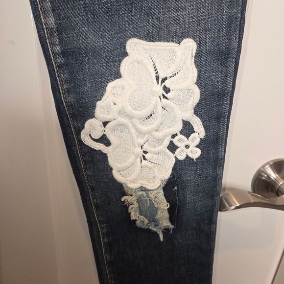 FREE PEOPLE x Artisan Deluxe  Lace Applique Skinny Denim Jeans Size 25 - Picture 5 of 8